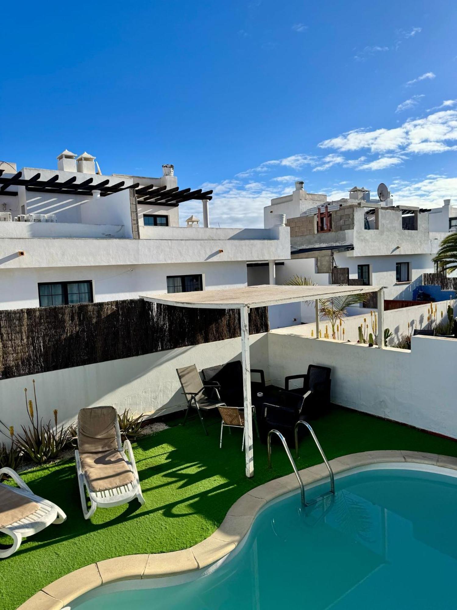 La Fresa Hostel Corralejo Bagian luar foto