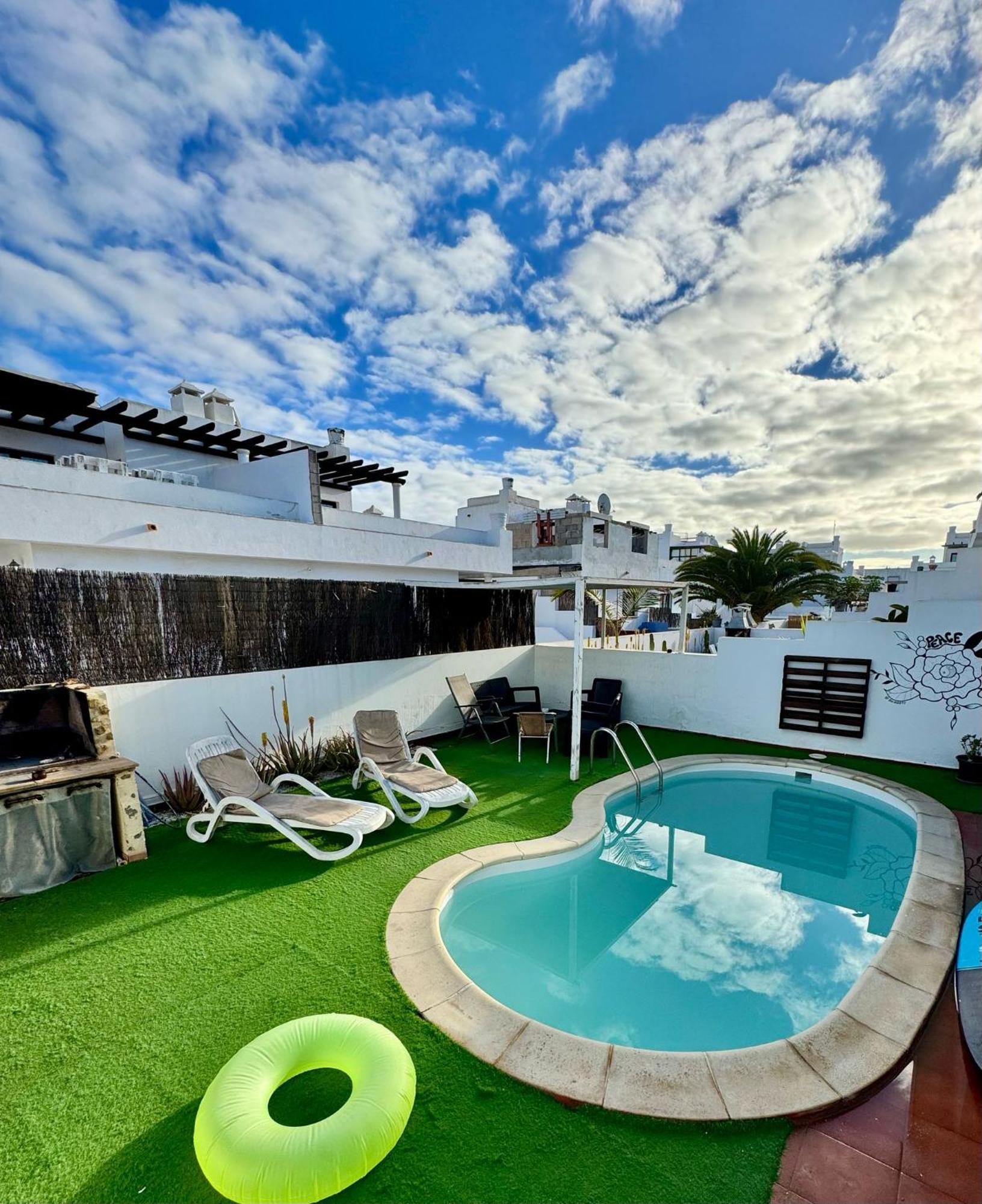 La Fresa Hostel Corralejo Bagian luar foto